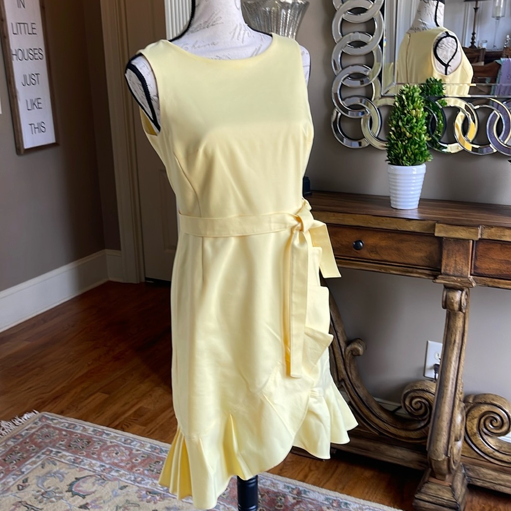 Soooo cute yellow Calvin Klein summer/spring dress.